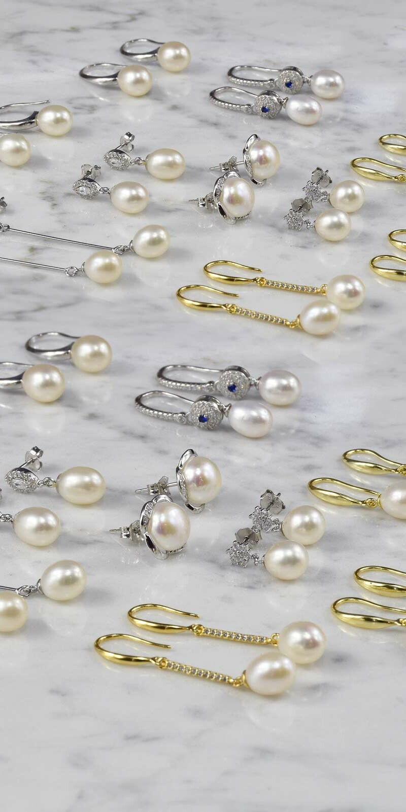 Parel oorbellen met zirkonia en unieke zoetwater parels