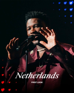 Claude draagt unieke handgeknoopte parelketting van Proud Pearls tijdens Songfestival