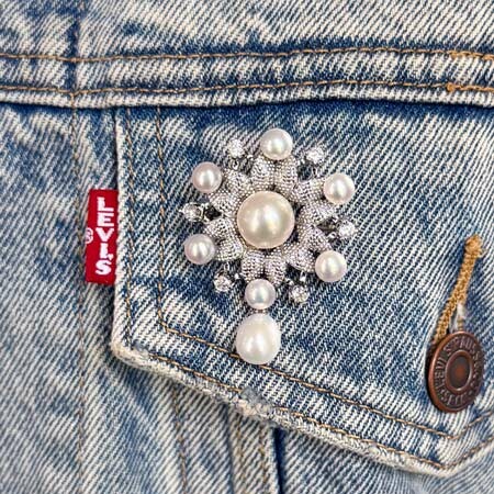 Proud Pearls Brooches Crystals & Pearls