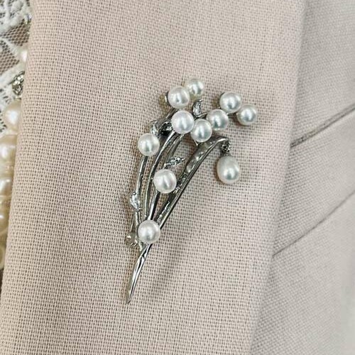 Proud Pearls Brooches Crystals & Pearls